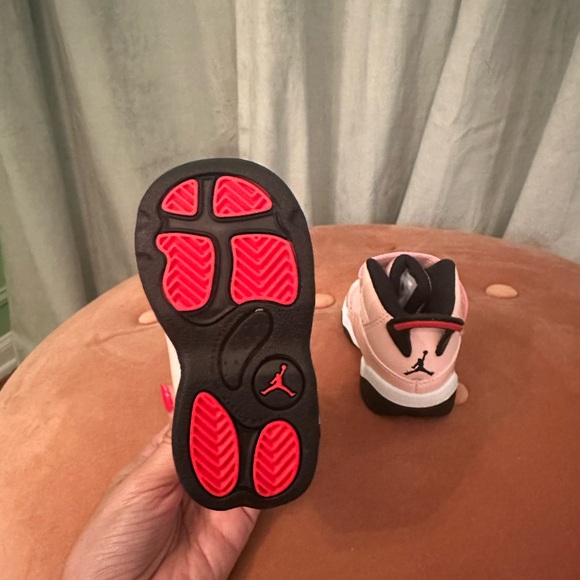 Jordan 6 ring Pink atmosphere kicks - almost new - Picture 3 of 4